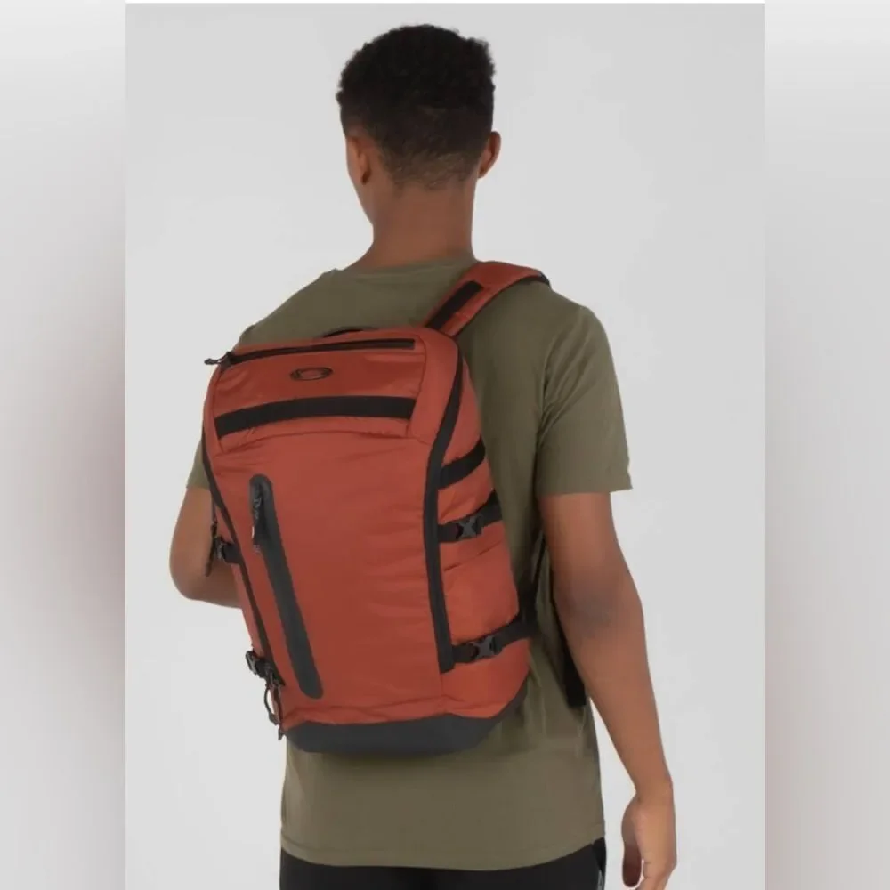 Oakley Outdoor Backpack Brick